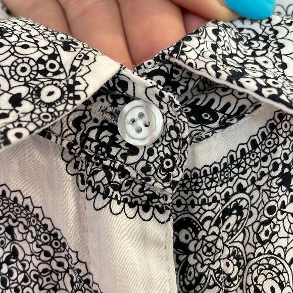 FINLEY BLACK AND WHITE PAISLEY TIE FRONT BUTTON DOWN LONG SLEEVE TOP BLOUSE SZ M - Picture 10 of 13
